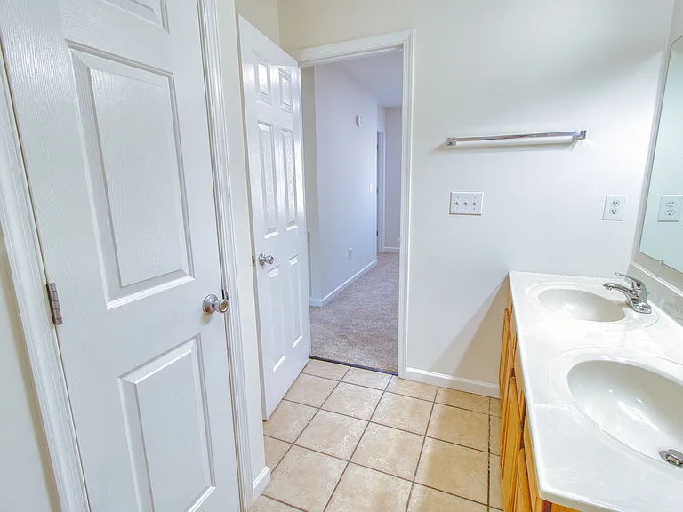 5 Stratford Dr #111 — Photo 19
