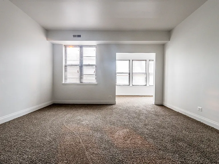 5046 S Champlain Ave — Photo 20