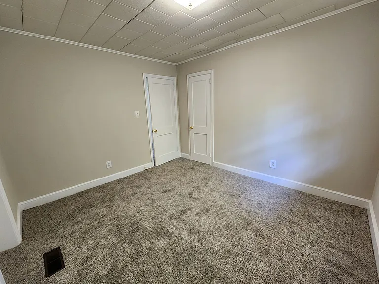 400 Roxie Ave — Photo 18