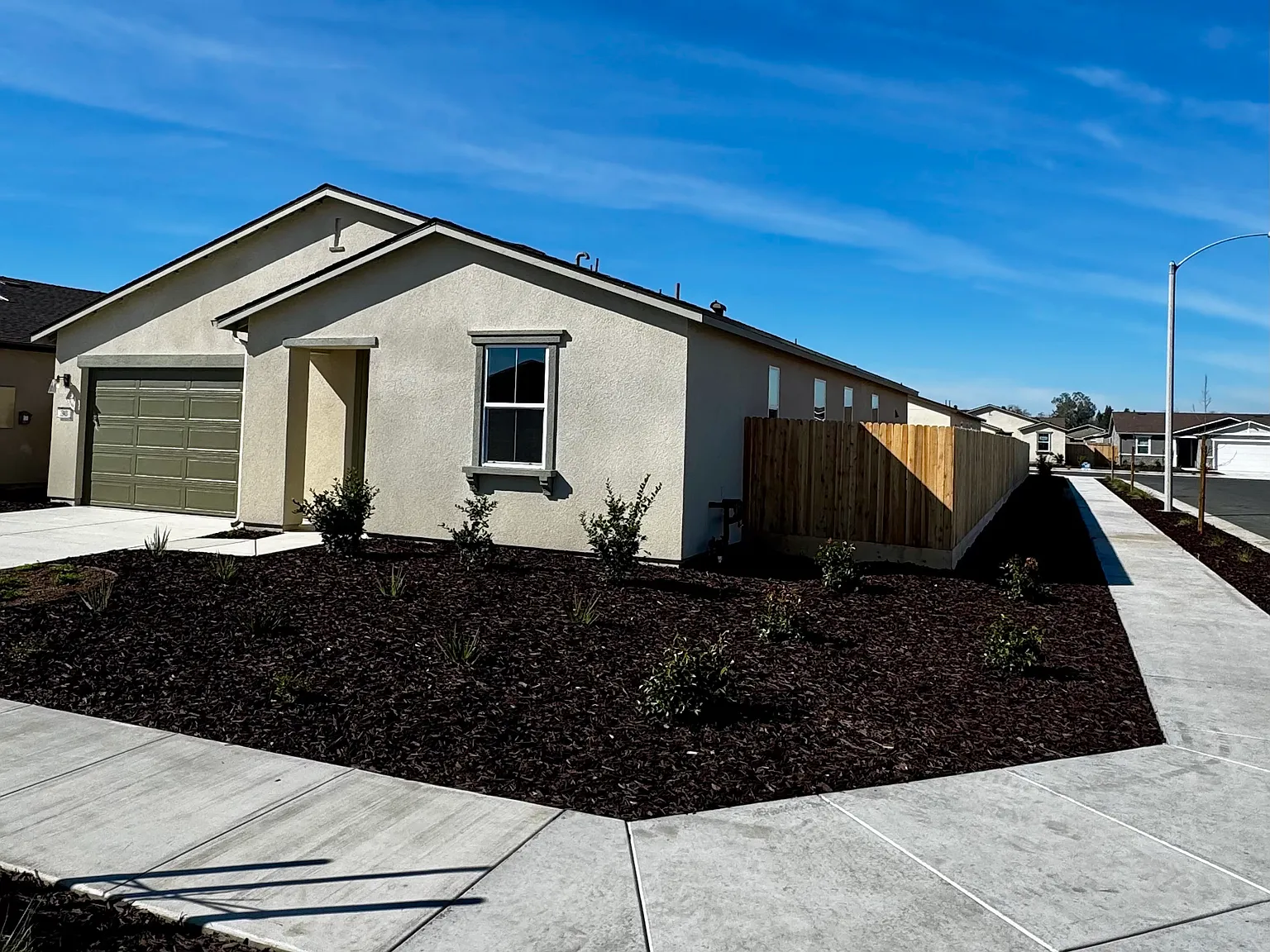 4 bed, 1842 sqft, $2,650 — Photo 3