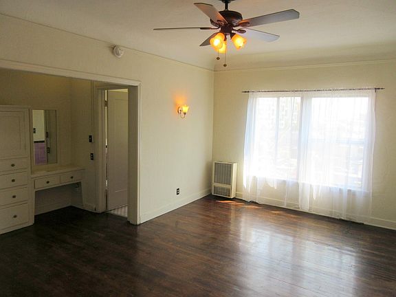 5th image of 654 S Detroit St APT 303