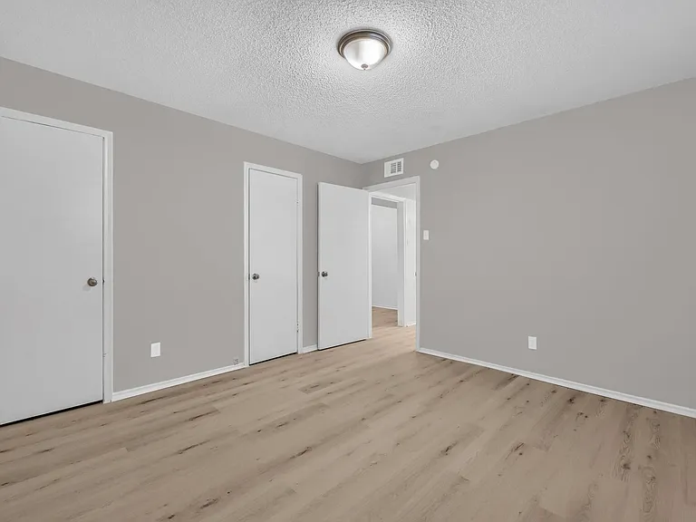 3200 W Walnut St — Photo 18