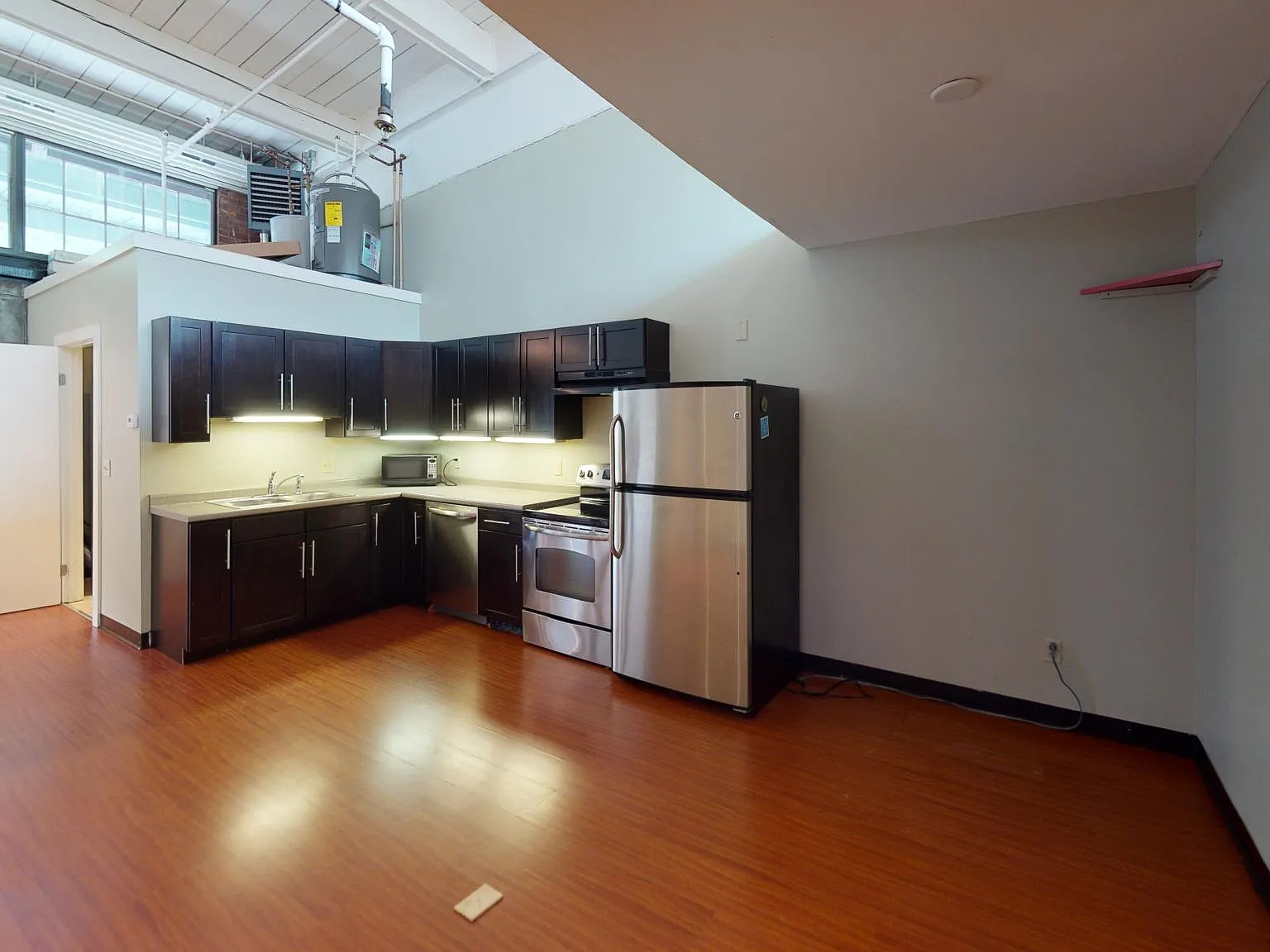1 bed, 800 sqft, $2,040 — Photo 1