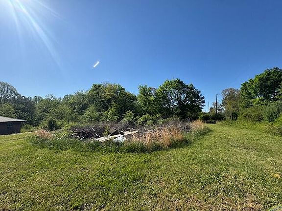 5th image of 520 Lloyd Rd