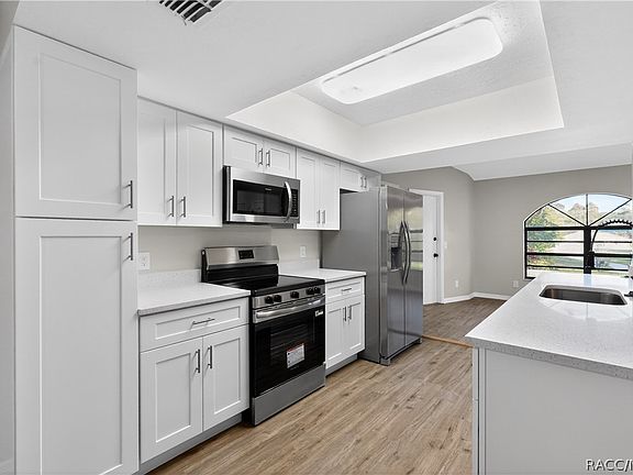 5th image of 1060 E Rockefeller Ln