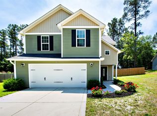 200 Pinewood Ave, Raeford, NC 28376