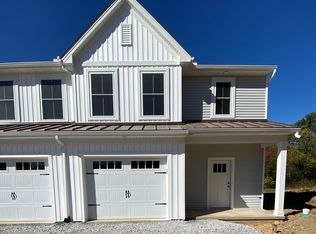 327 White Oak Rd #7, Manheim, PA 17545