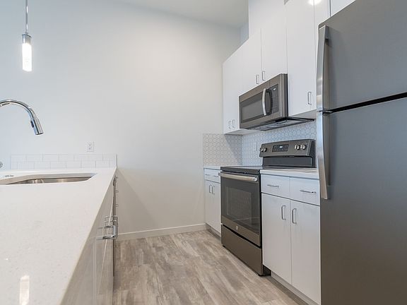 4th image of 6011 SE 90th Ave #201