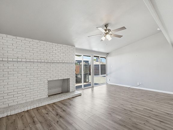 5th image of 1008 E Myrtle Street