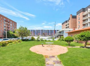 233 Shore Rd APT 19, Long Beach, NY 11561