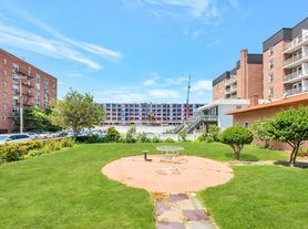 233 Shore Rd