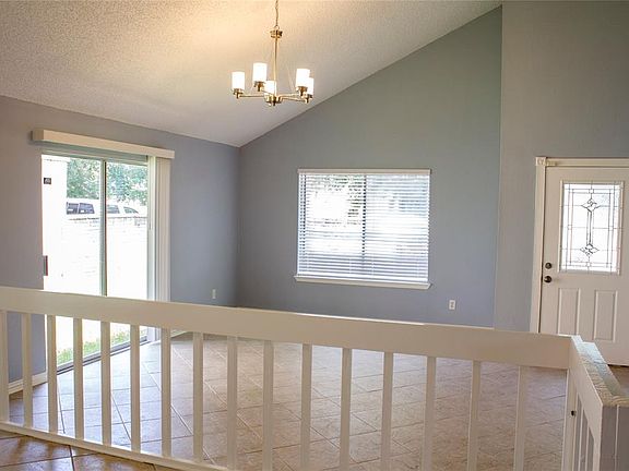 4th image of 10622 Chapel Hill Dr