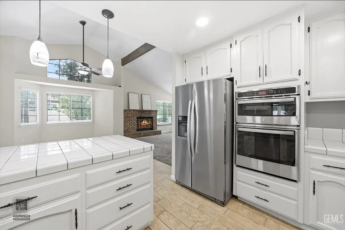 3 bed, 1563 sqft, $2,450 — Photo 3