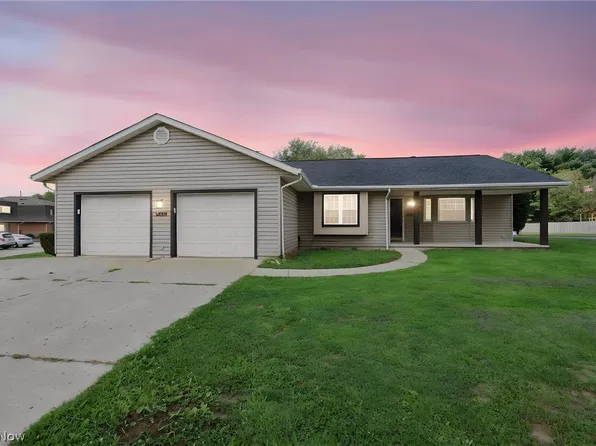 1607 Doaks Ln, Zanesville, OH 43701