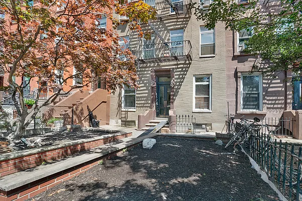 Rented by Twyford Real Estate | media 17