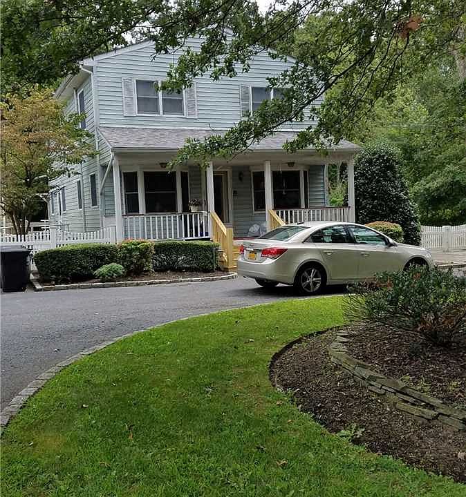 2nd image of 19 Forest Ln