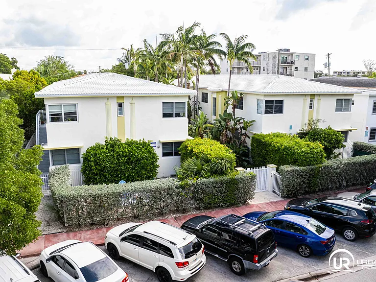 1007 Bay Dr #201 — Photo 2