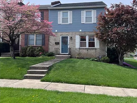 2nd image of 30 William Penn Dr