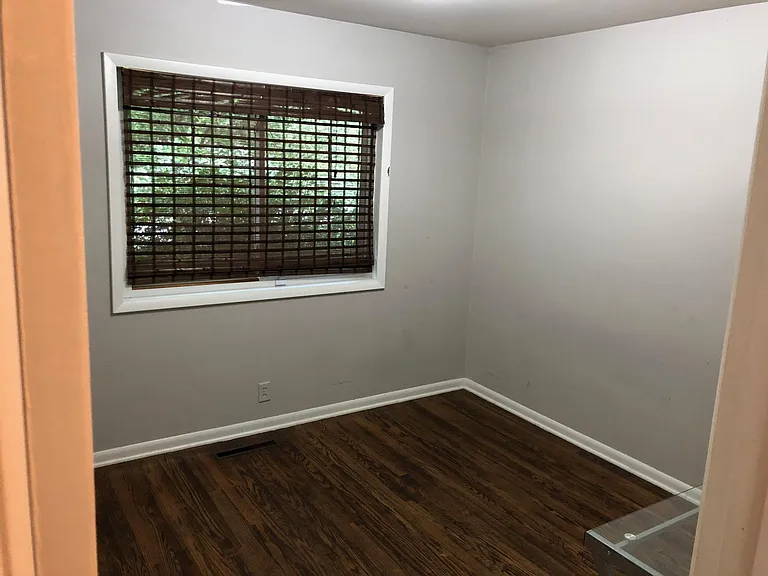 323 N Hillsdale Dr — Photo 14