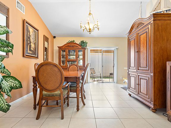 4th image of 71 King Fisher Way