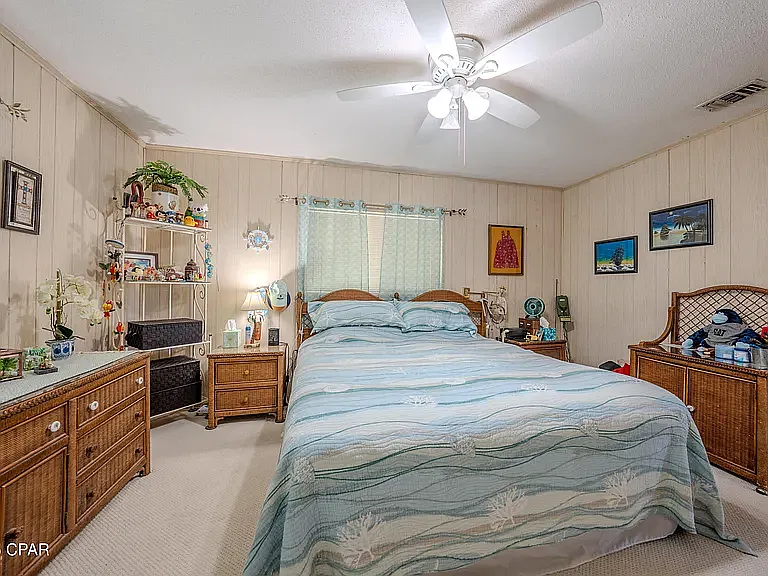 261 Poinsettia Dr — Photo 4