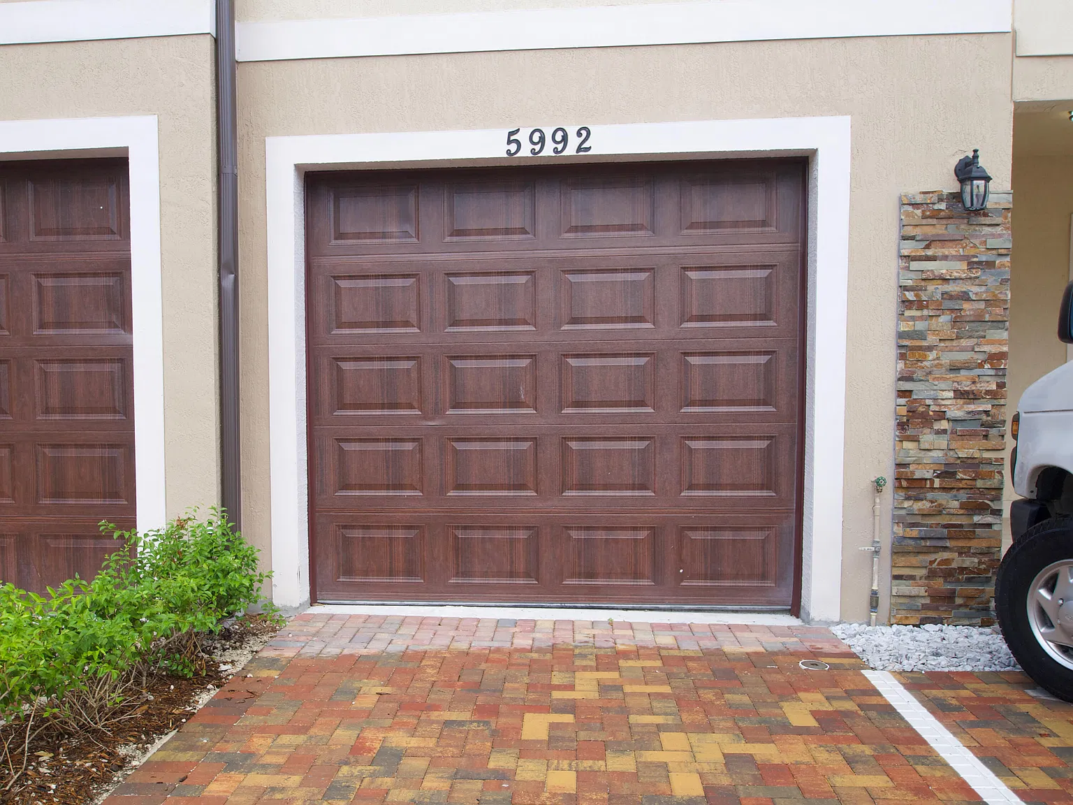 3 bed, 2.5 bath, 2100 sqft, $3,500 — Photo 3