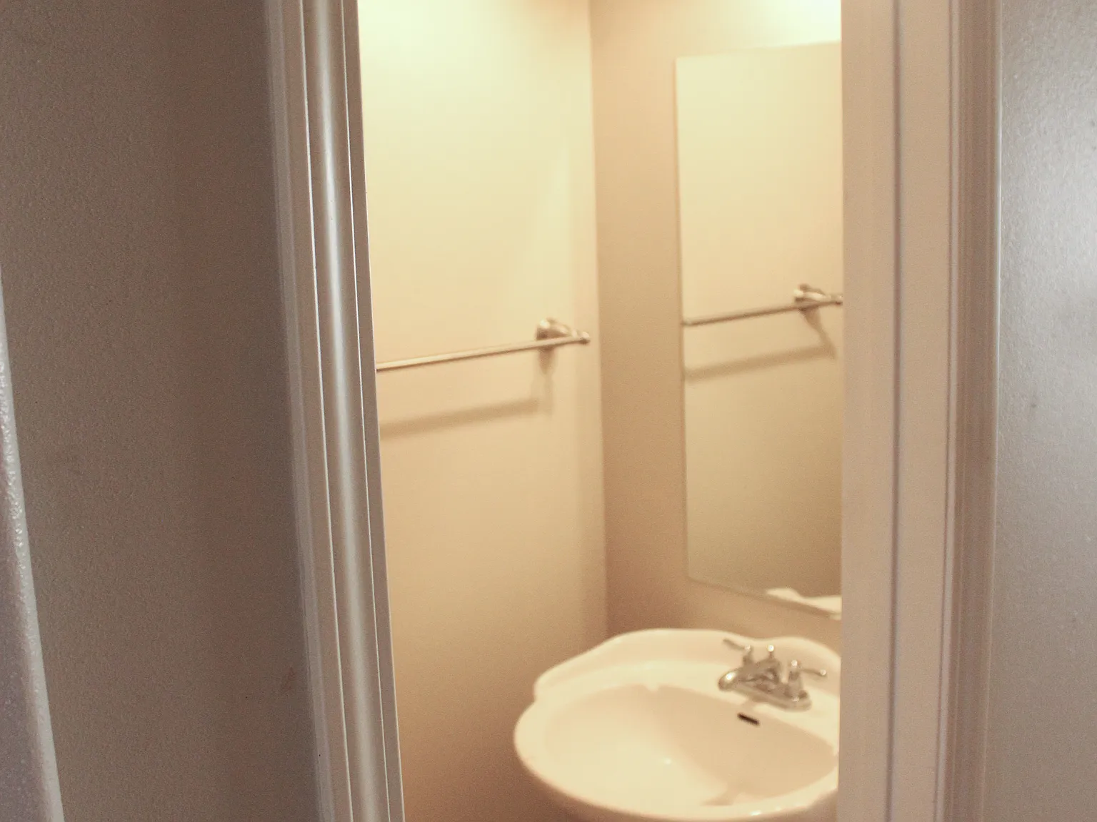 3 bed, 2.5 bath, 1662 sqft, $1,550 — Photo 3