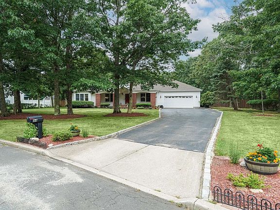 2nd image of 44 Carmen View Dr