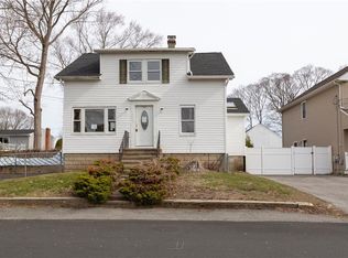 18 Calumet Ave, Johnston, RI 02919