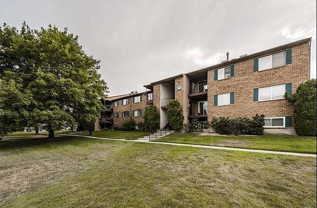 1st image of 30-4130 S Oak Meadows Dr #30