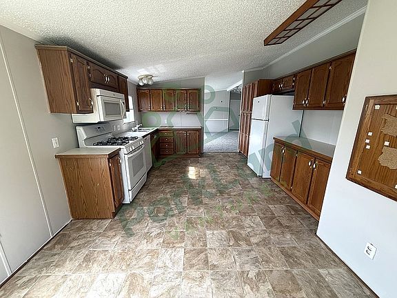5th image of 288 Courtney Ct