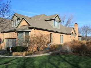 1156 Willowgate Ln, St Charles, IL 60174