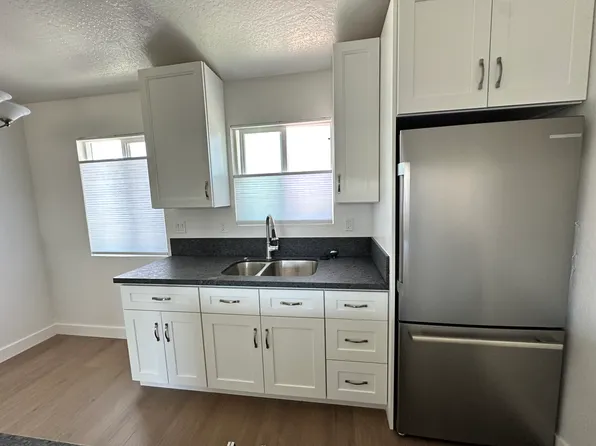 160 Park Pl APT 4, Santa Cruz, CA 95060