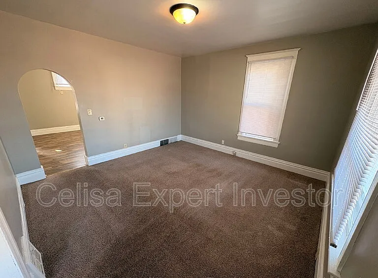 1441 Wall St — Photo 2