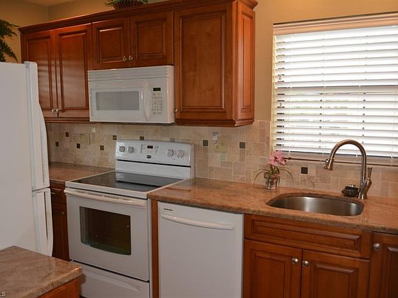 3rd image of 5291 Treetops Dr #V-201