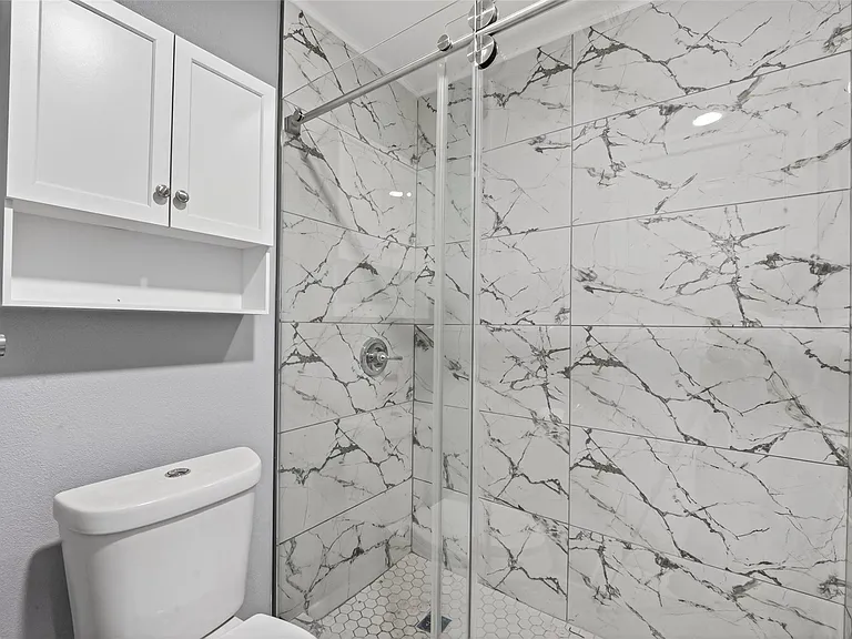 11226 Huggins Dr — Photo 23