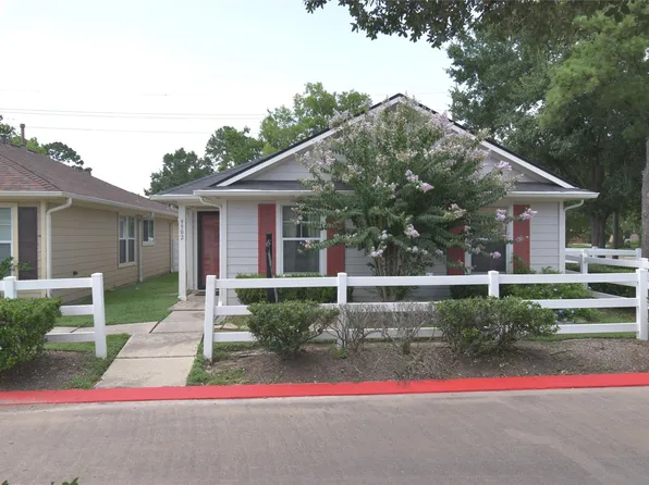 9902 Farrell Dr, Houston, TX 77070