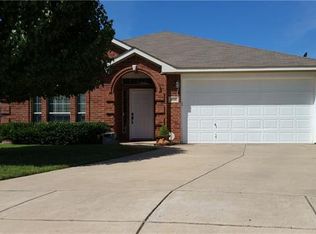 10400 Trevino Ln, Benbrook, TX 76126