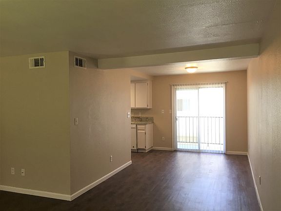 5th image of 2663 Sunny Ln APT A