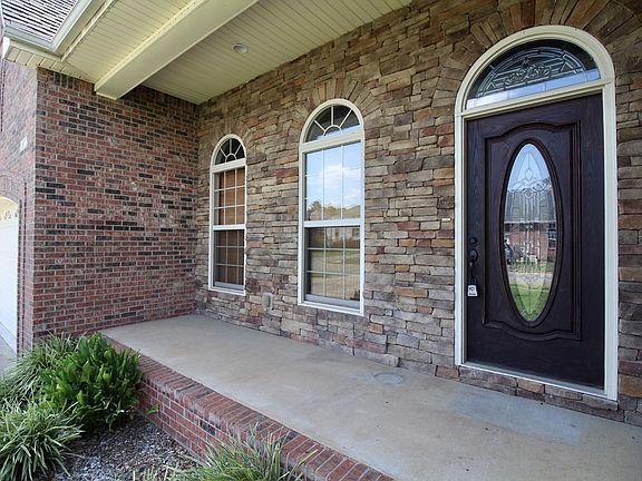 3rd image of 987 Terraceside Cir