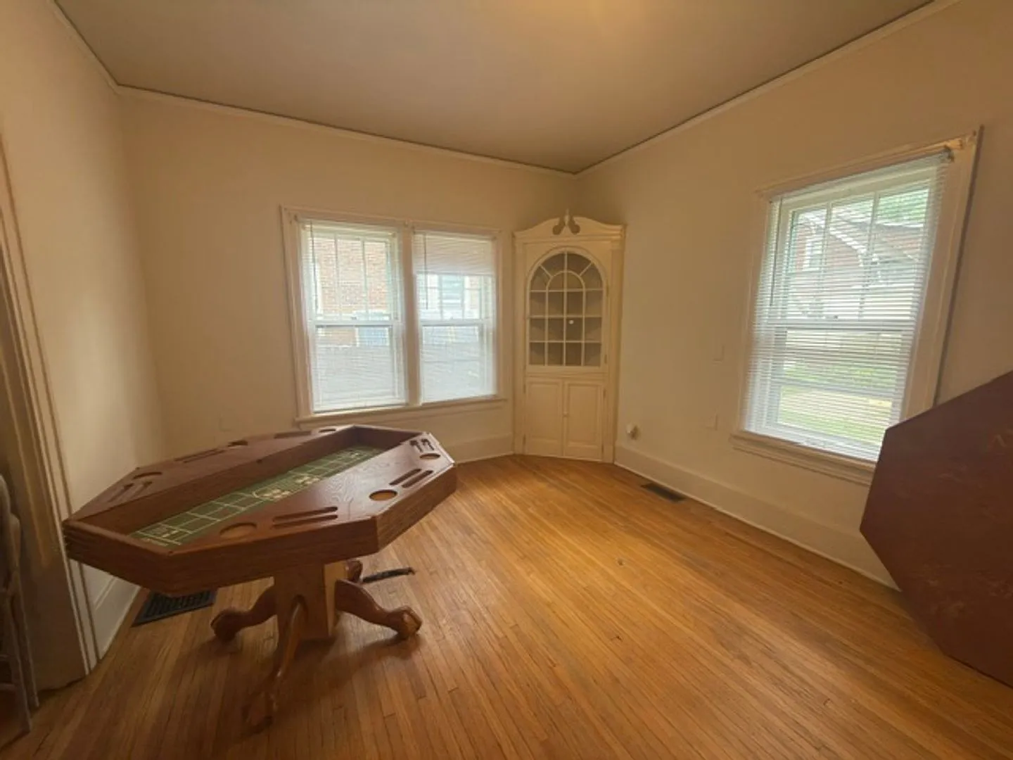 Historic Urbana - 3 Bedroom Home Just Minutes From Campus — Photo 3