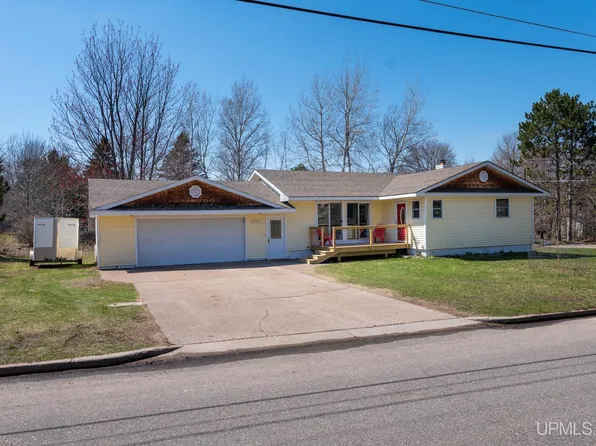 605 Sheridan Ave, Marquette, MI 49855