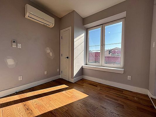 5th image of 308 Saint Nicholas Ave APT 2