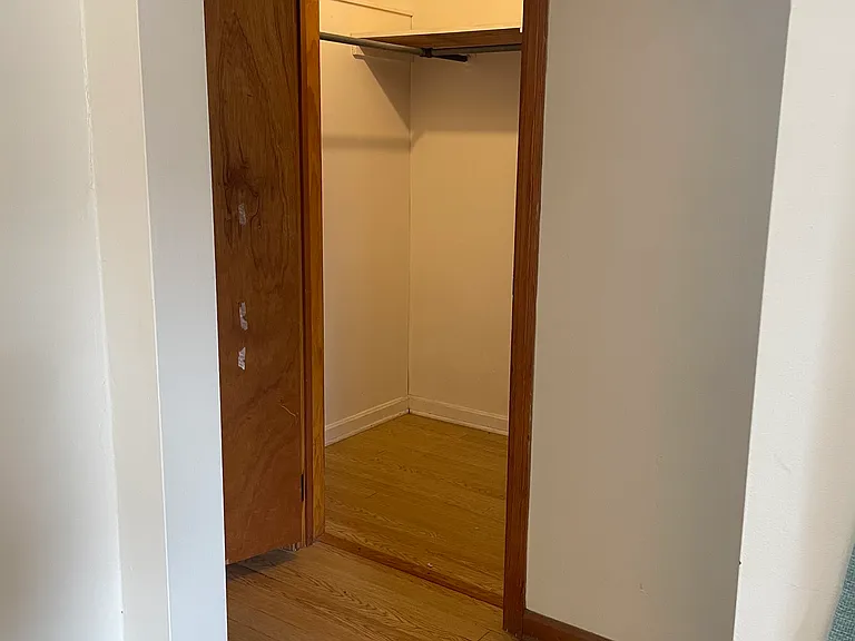 714 Charles Ave #1/2 — Photo 6