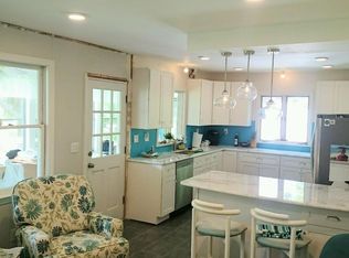 21 Waverley Rd, North Andover, MA 01845