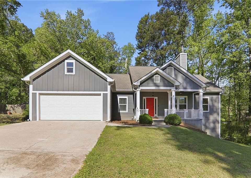 1st image of 3821 Crestmore Dr NE