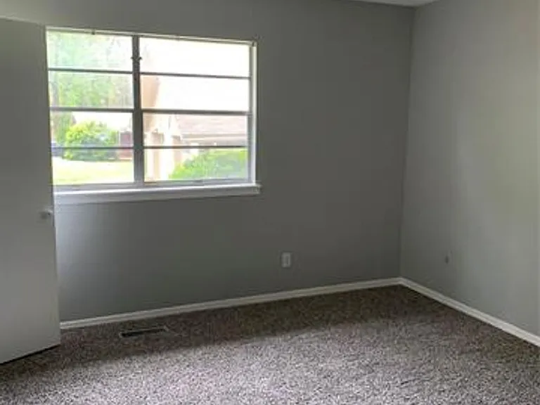 2113 S Birmingham Ct — Photo 6
