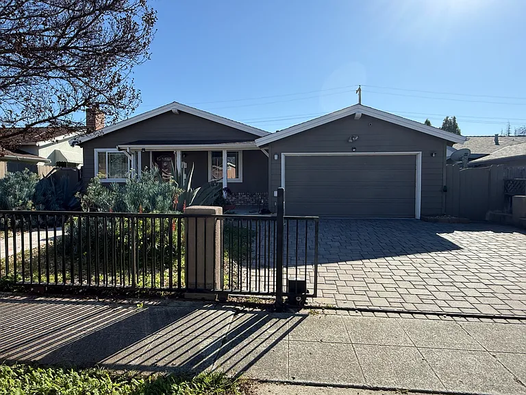 3178 Rocky Mountain Dr — Photo 1