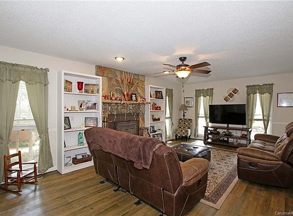 4th image of 193 Turnberry Ln