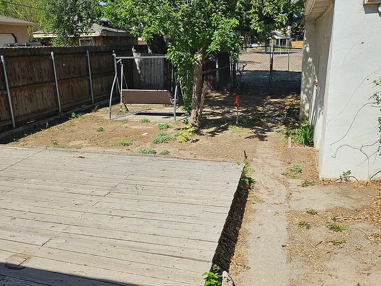 1223 Claremont Ave — Photo 12
